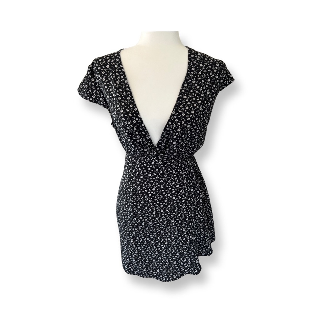 John Galt summer dress.

Ties in the back.